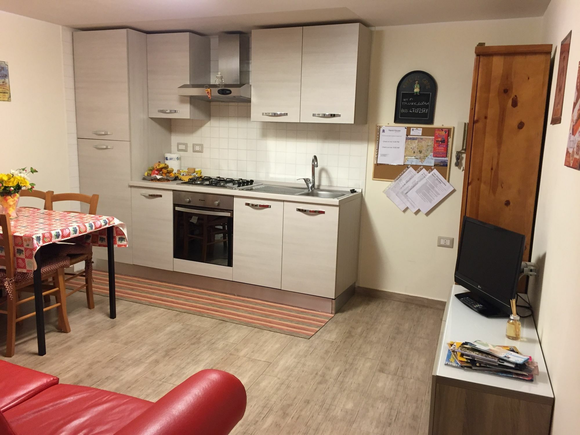 Nana House Apartment เนเปิลส์ ภายนอก รูปภาพ