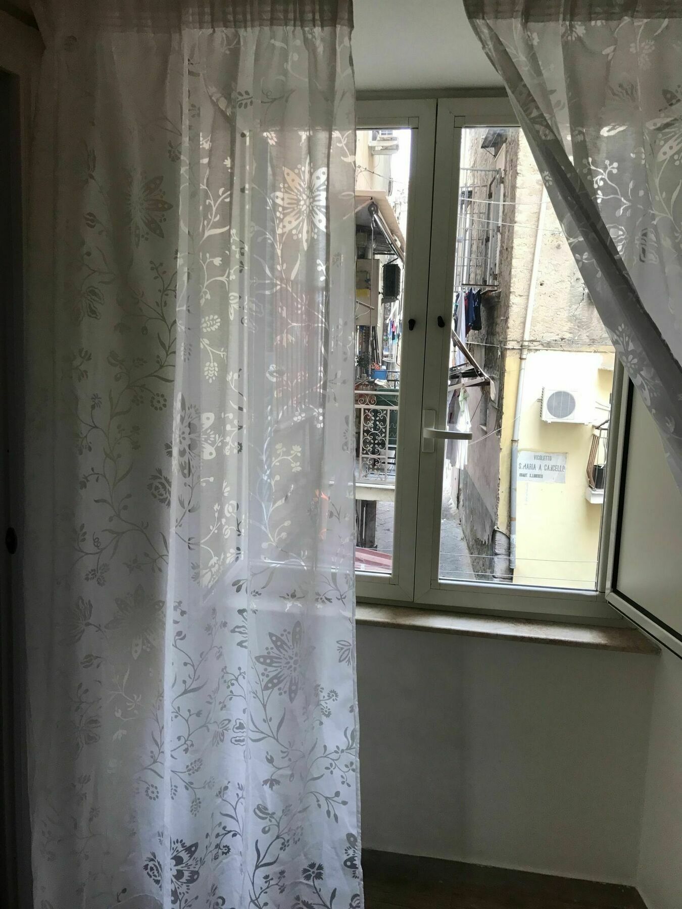 Nana House Apartment เนเปิลส์ ภายนอก รูปภาพ